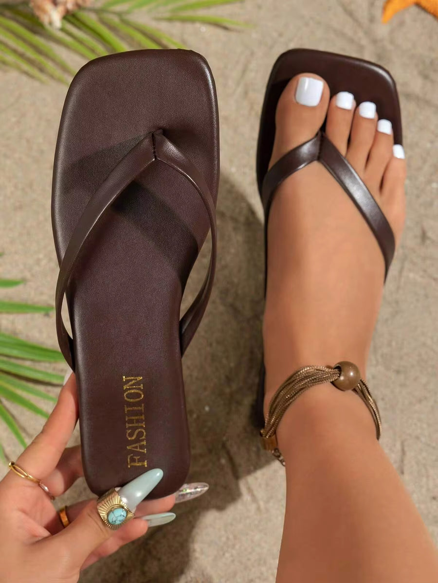 OBOVAY Women's Flip Flop Thong Flat Sandals, Summer Fashion Glossy Vacation Style Comfortable Black Square Toe Sandals, Suitable For Outings, Parties, Home, Travel, Beach